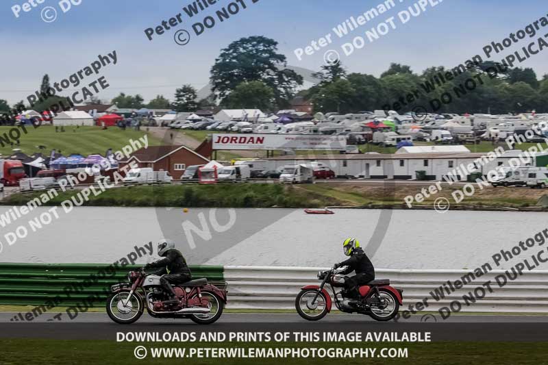 Vintage motorcycle club;eventdigitalimages;mallory park;mallory park trackday photographs;no limits trackdays;peter wileman photography;trackday digital images;trackday photos;vmcc festival 1000 bikes photographs